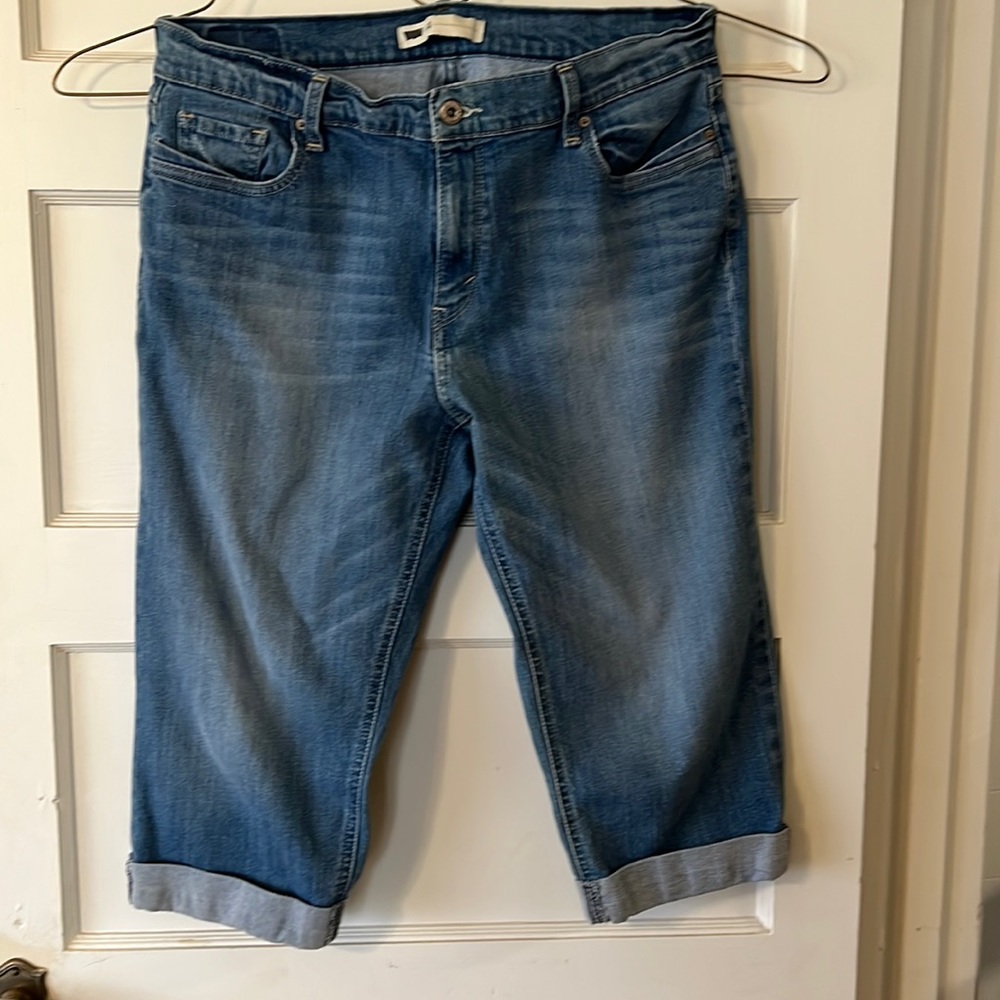 Women Levis Jean capris